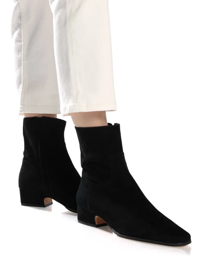 NOKWOL - Dusty Black Suede 2