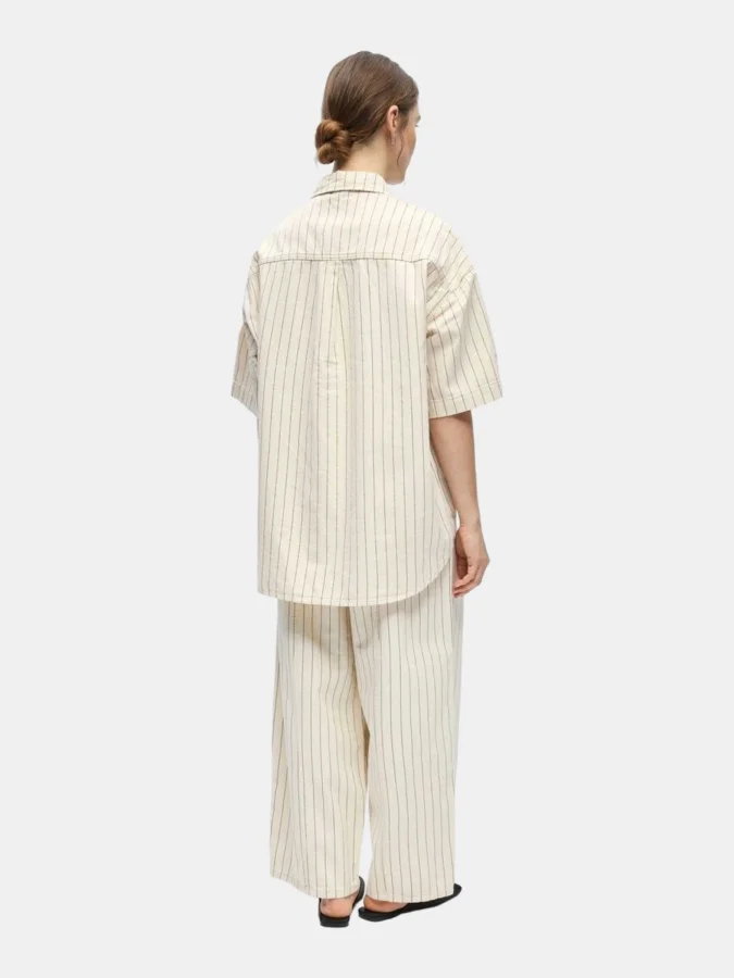 OBJECT - OBJCALLY OVERSIZED... 2