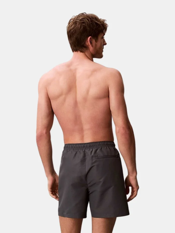 CALVIN KLEIN - MEDIUM... 2