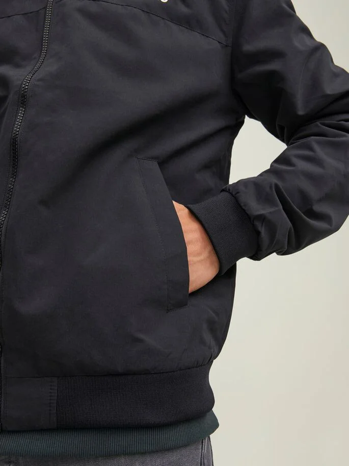 Jack & Jones - JJERUSH BLOCKING HOOD... Jack & Jones - JJERUSH BLOCKING HOOD...