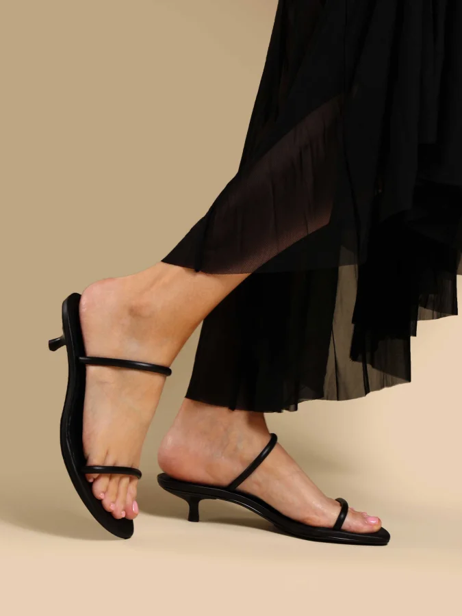 CALVIN KLEIN - KITT HEEL... 2