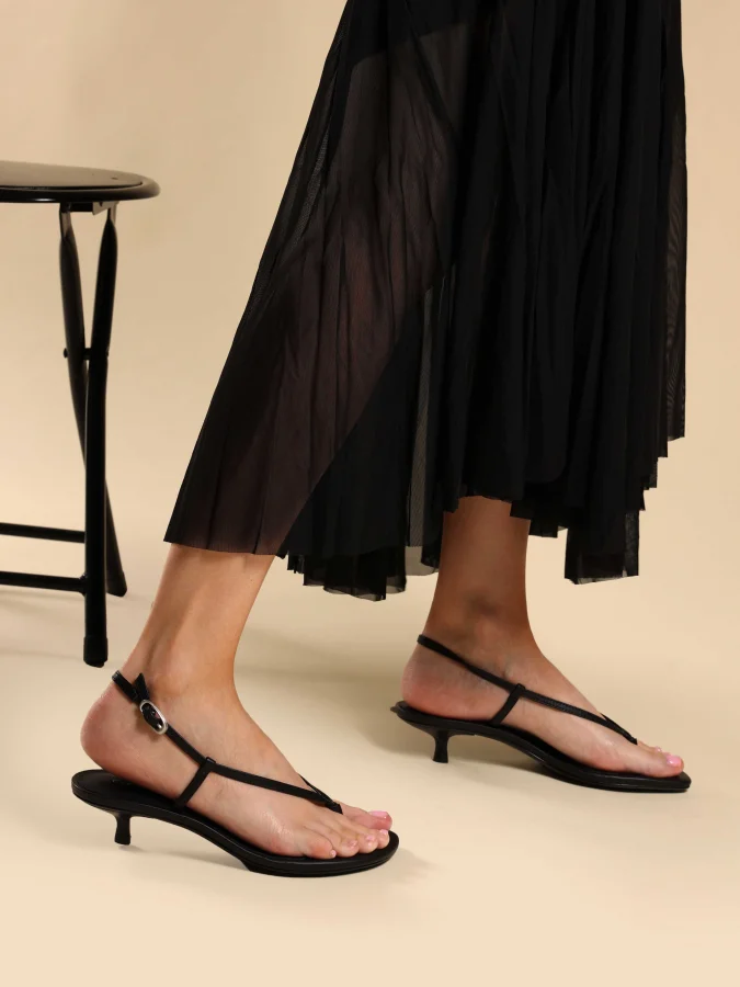 CALVIN KLEIN - KITT HEEL... 2
