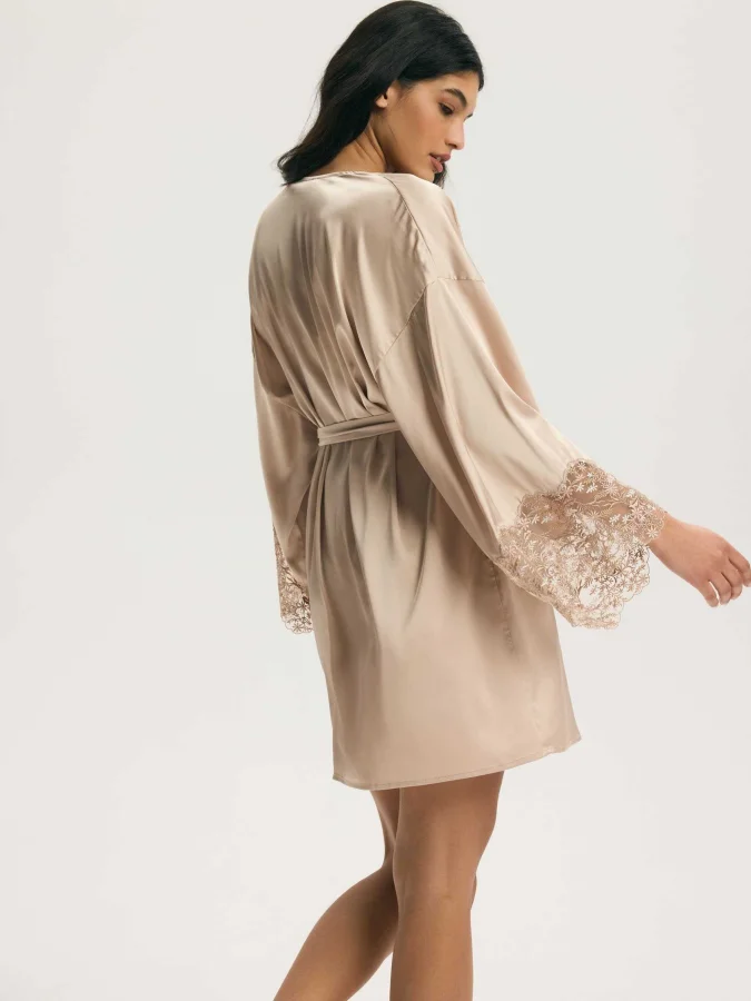 ESOTIQ - Ivory Robe 2