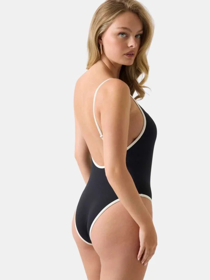 GUESS - NIKI ONE PIECE... 2