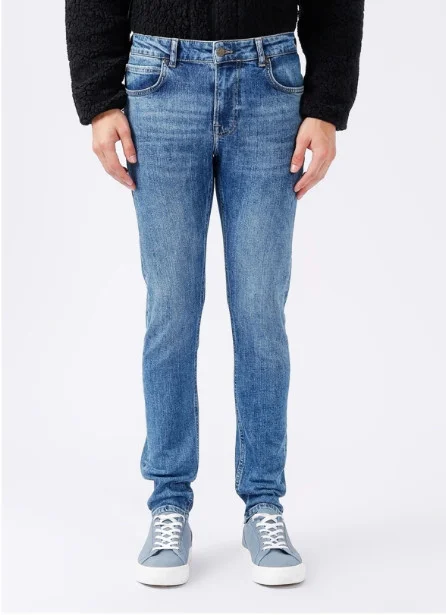 Lee - MALONE Lee - MALONE