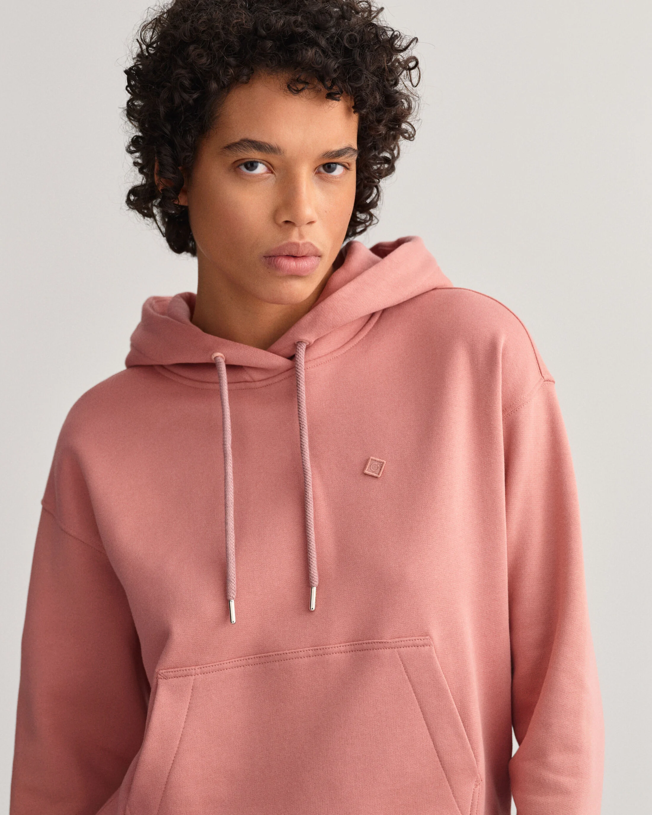 Gant - D1. ICON G ESSENTIAL HOODIE Gant - D1. ICON G ESSENTIAL HOODIE
