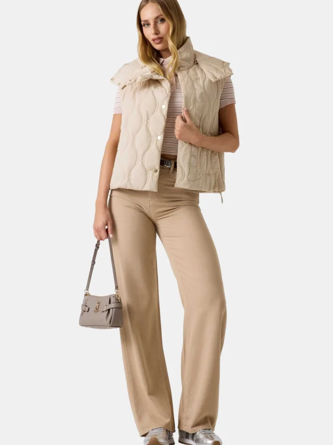 GUESS - CORINNE ONION... 2