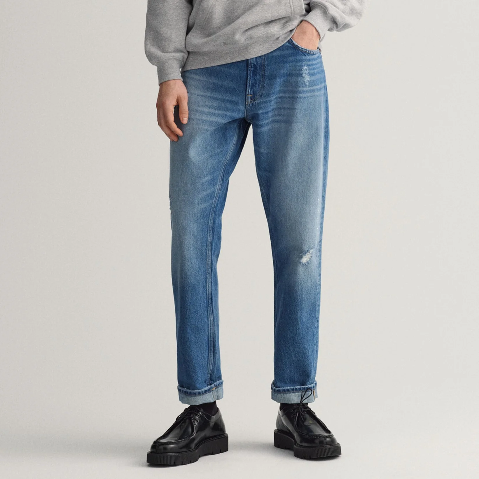 Gant - D1. WORN AND TORN JEANS Gant - D1. WORN AND TORN JEANS