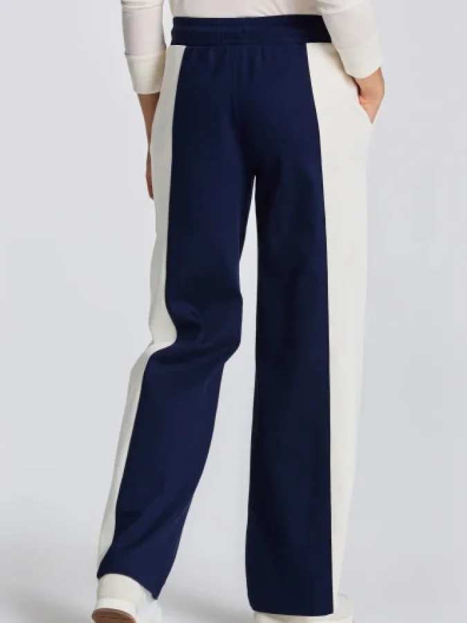 Gant - D1. CONTRAST...