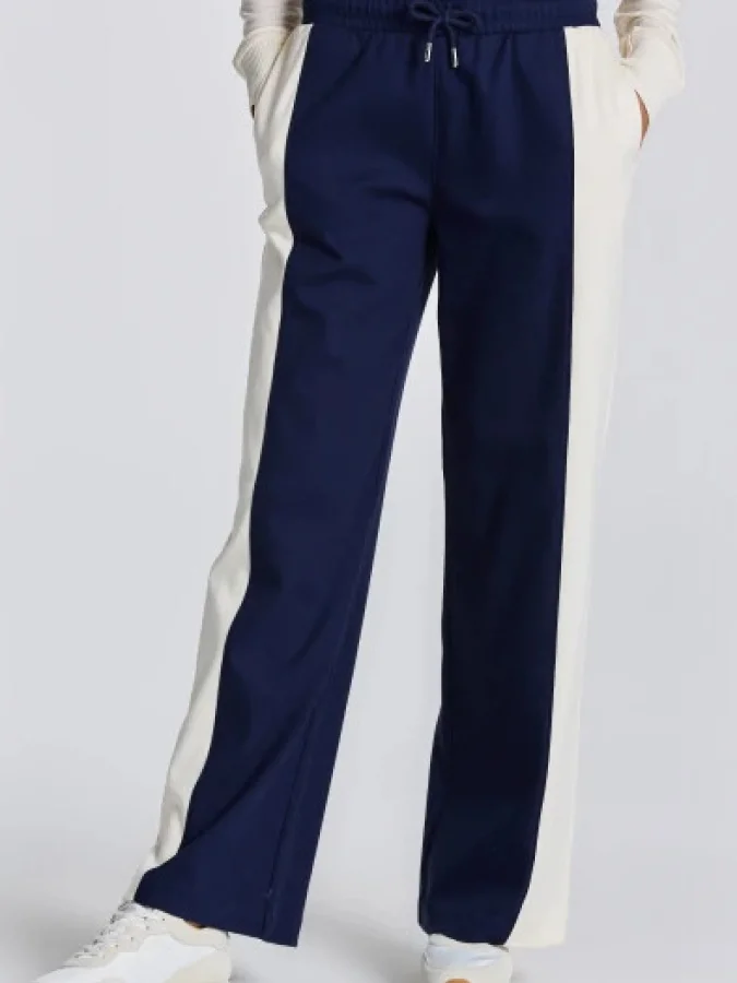 Gant - D1. CONTRAST... 2