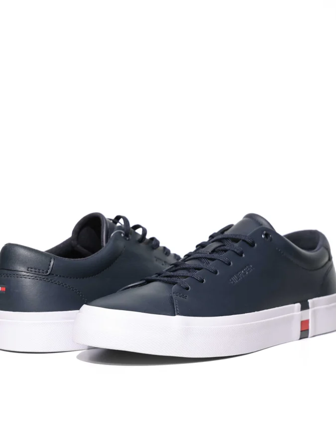 Tommy Hilfiger - MODERN...