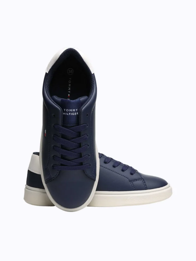 Tommy Hilfiger 2