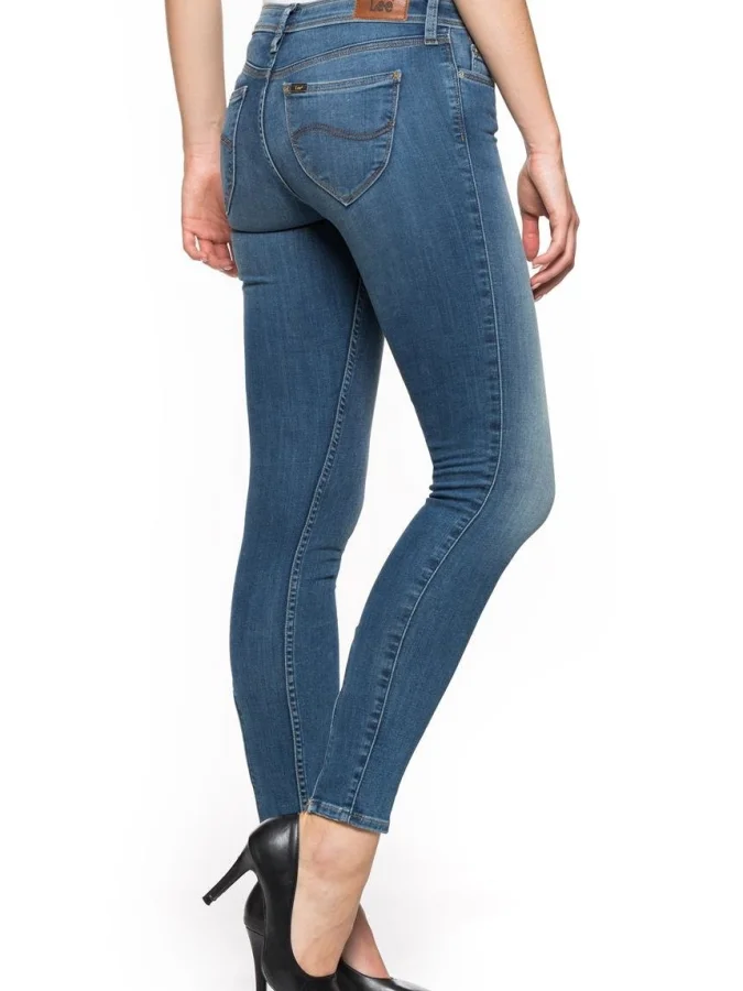 LEE - TOXEY CROPPED 2