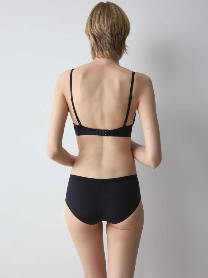 Triumph - Aura Spotlight Maxi 2