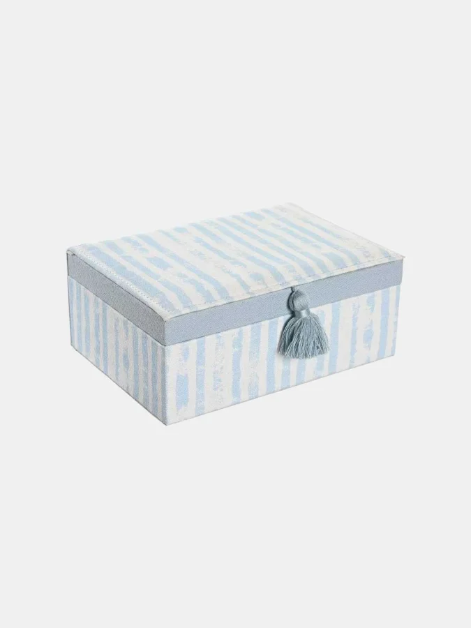 Item International -...