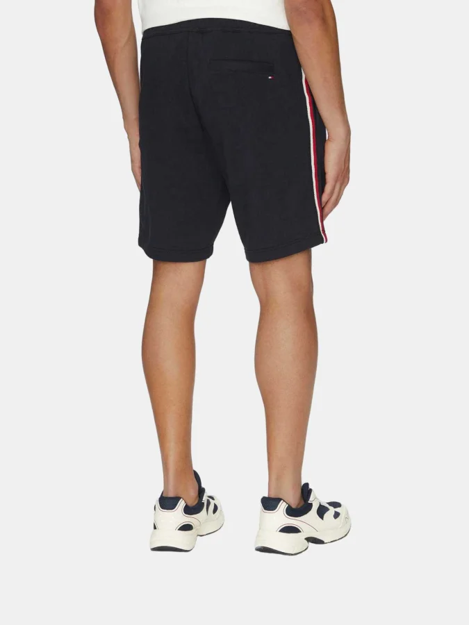 Tommy Hilfiger - GLOBAL... 2