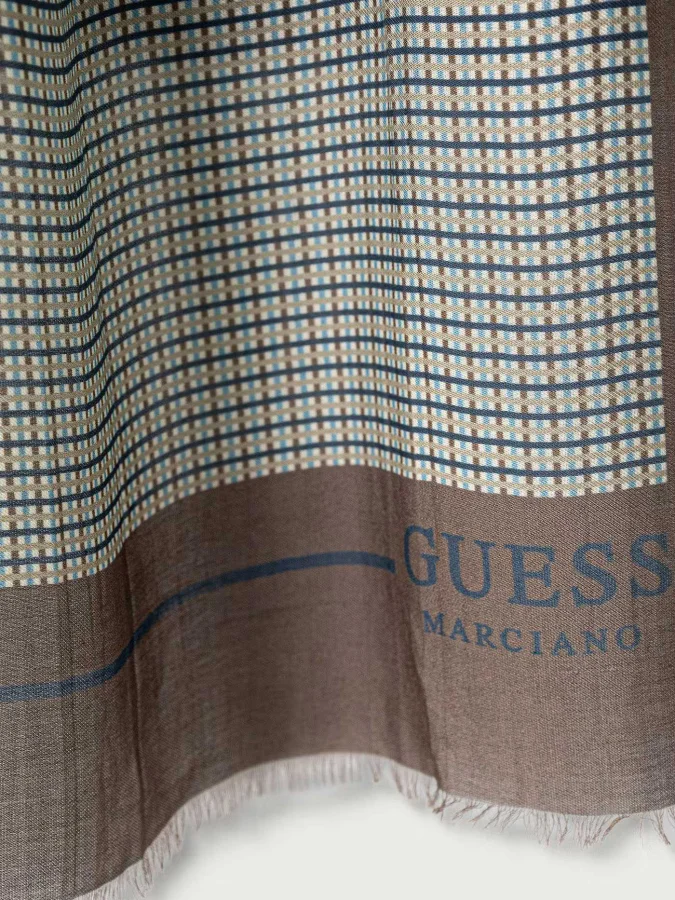 GUESS - PRINTED MOTIF SCARF 2