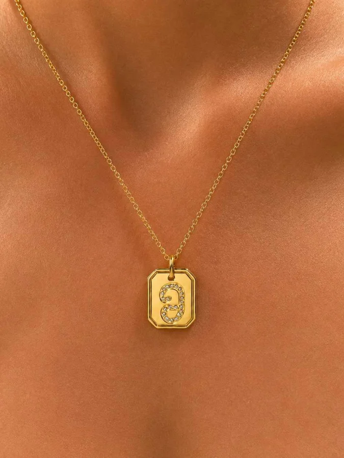 HER STORE - მონოგრამი M 2