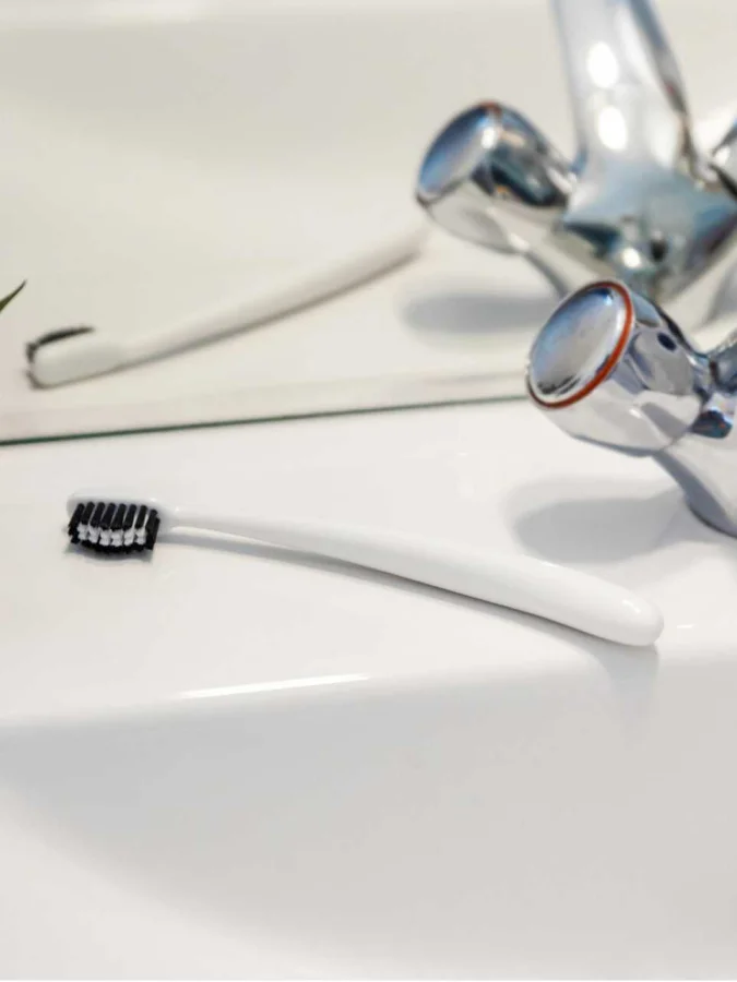 Pylones - Toothbrush 2