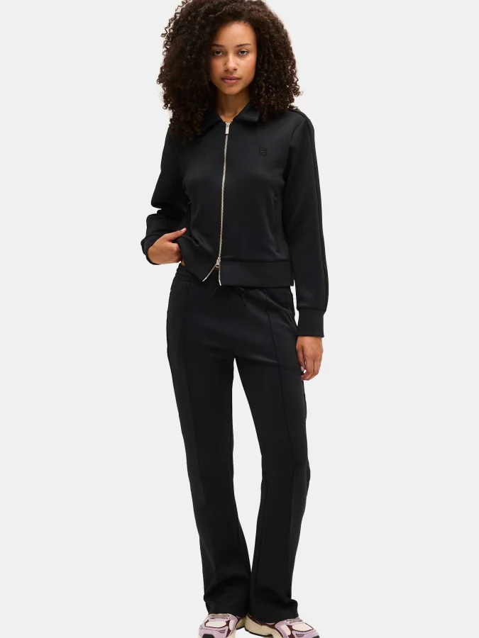 FILA - AVENES boxy piping... 2