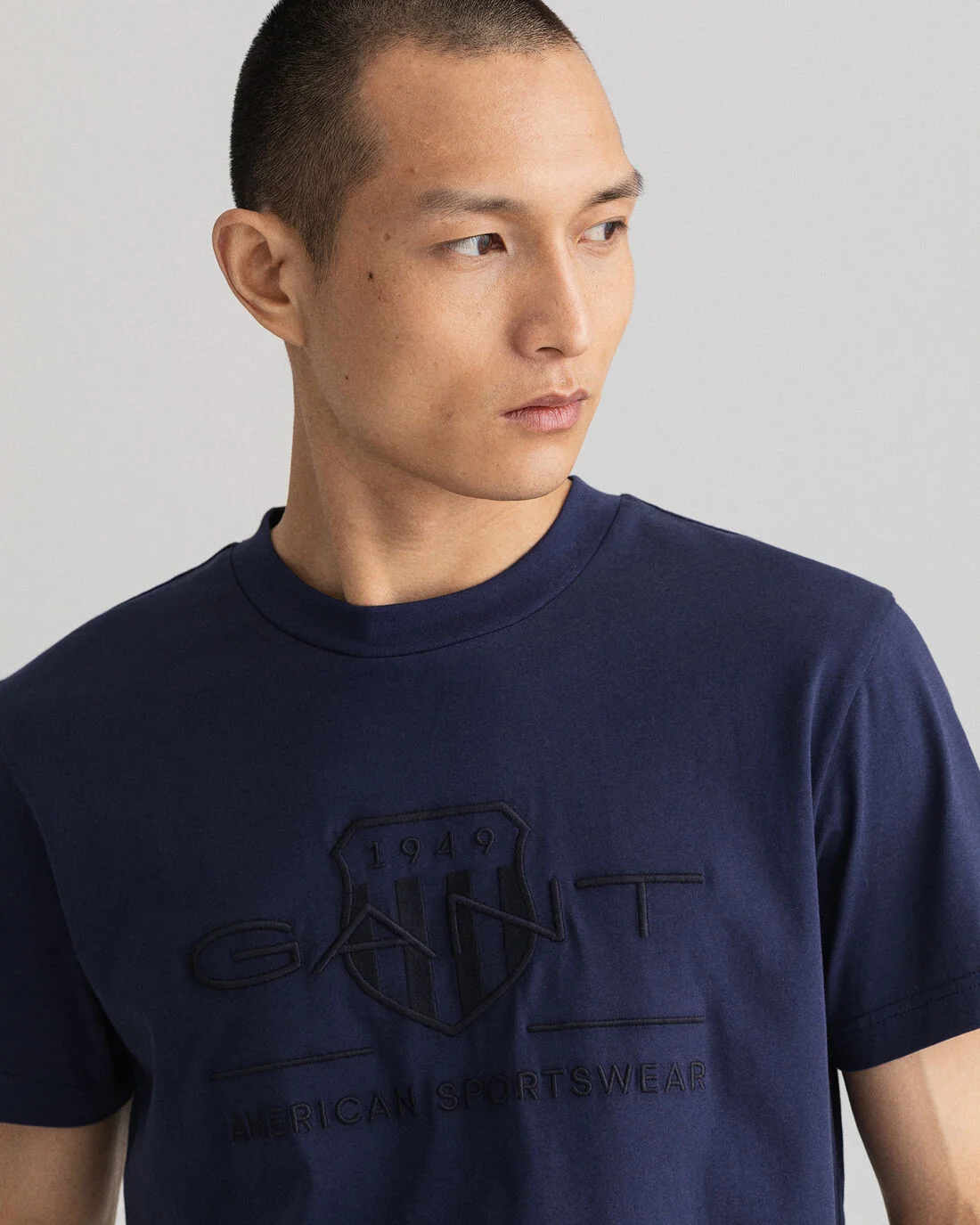 Gant - D1. TONAL ARCHIVE SHIELD T-SHIRT Gant - D1. TONAL ARCHIVE SHIELD T-SHIRT