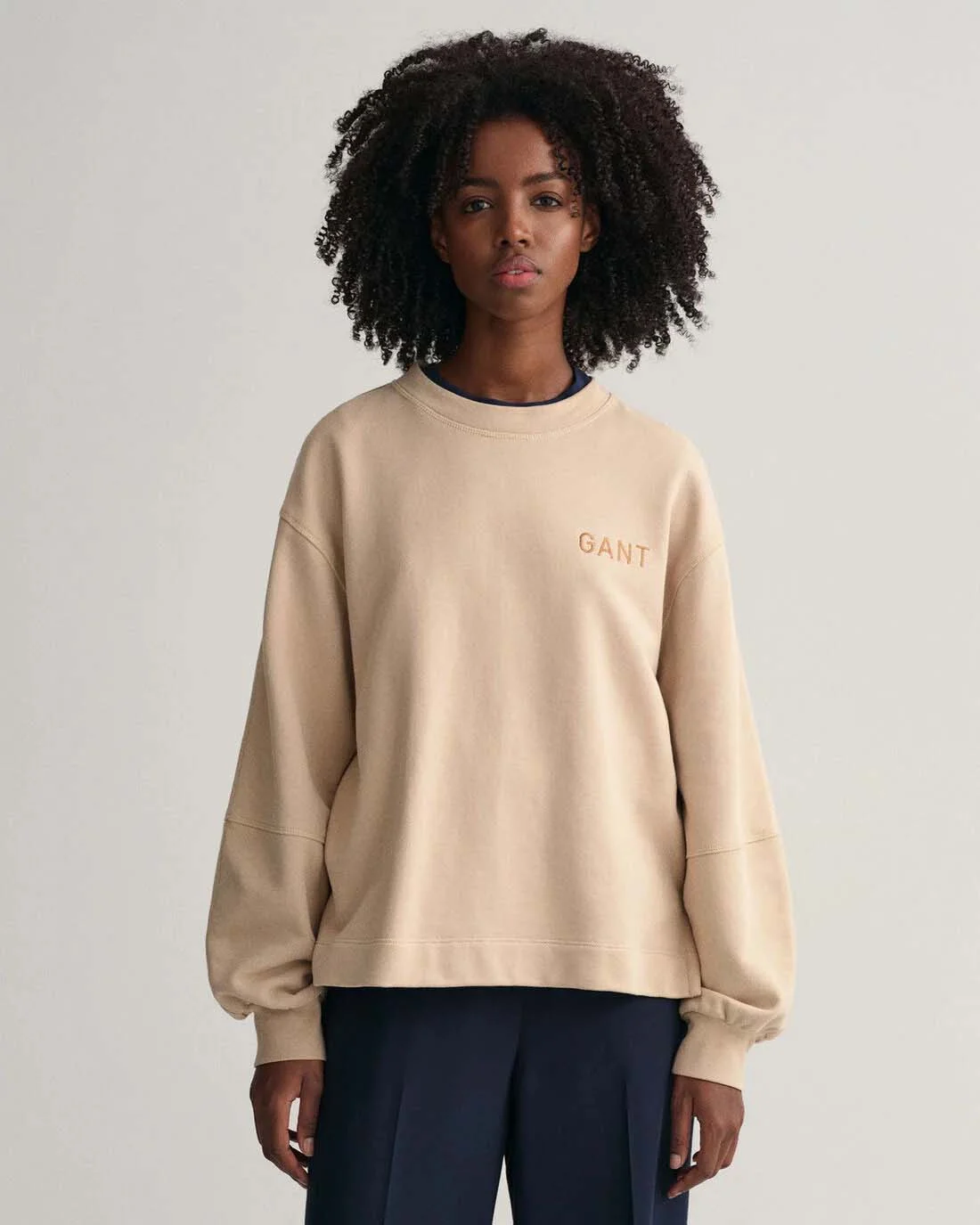 Gant - Logo Volume Sleeve Sweatshirt Gant - Logo Volume Sleeve Sweatshirt