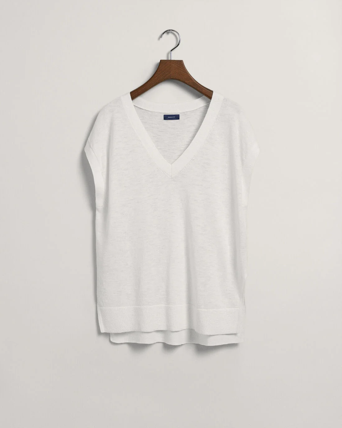 Gant - Linen Blend V-Neck Vest Gant - Linen Blend V-Neck Vest