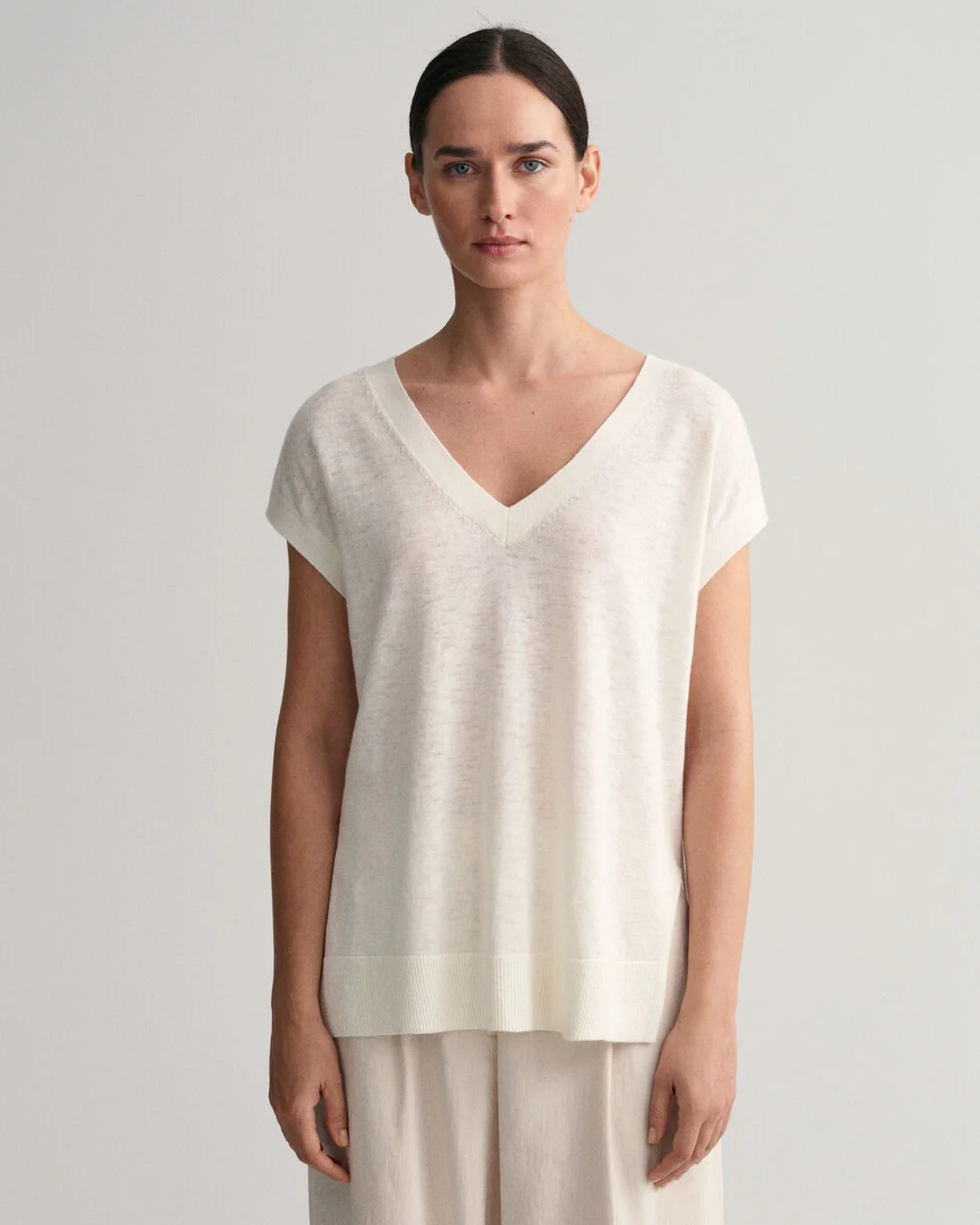 Gant - Linen Blend V-Neck Vest Gant - Linen Blend V-Neck Vest