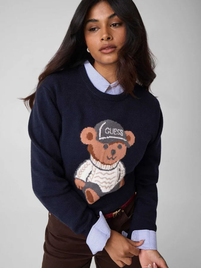 GUESS - LS CN ALICIA BEAR SWTR