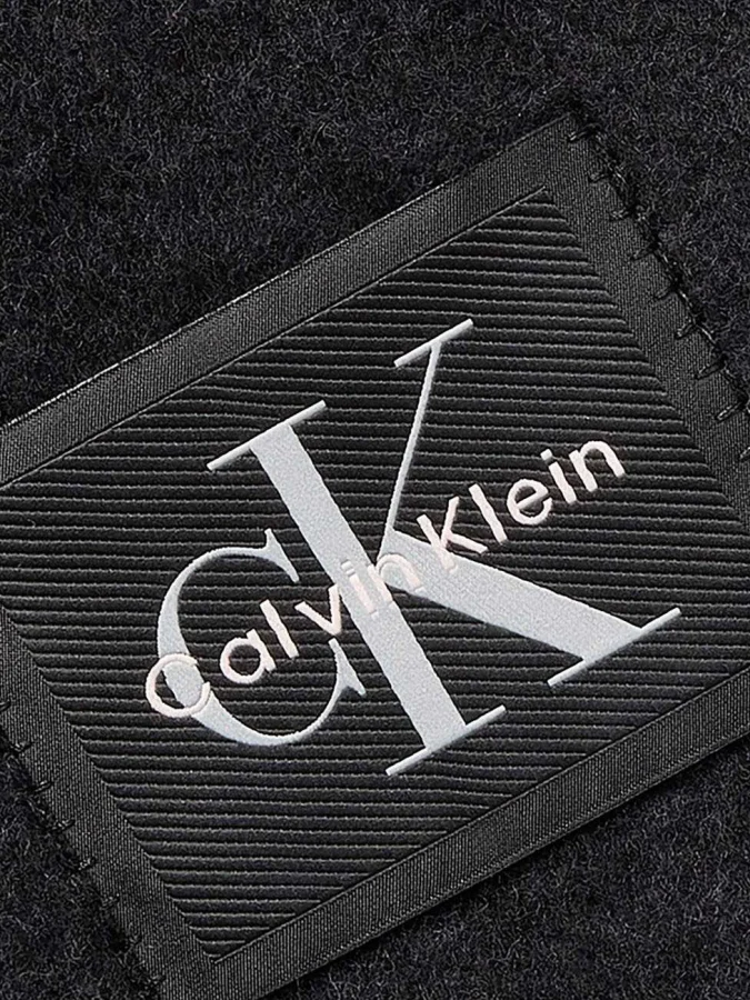 CALVIN KLEIN - BRUS﻿HED... 2