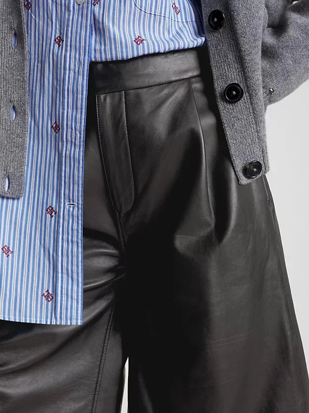 Tommy Hilfiger - LEATHER BERMUDA SHORT Tommy Hilfiger - LEATHER BERMUDA SHORT