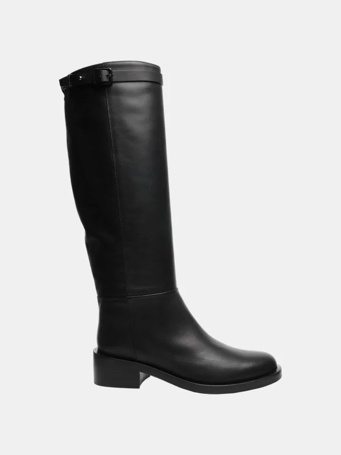 Doucal’s - Black leather...