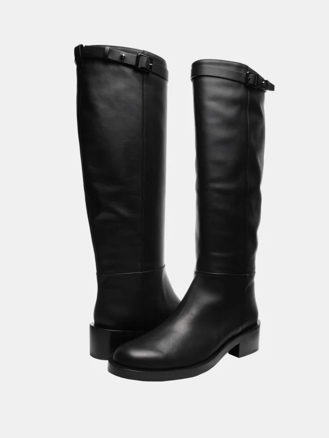 Doucal’s - Black leather... 2
