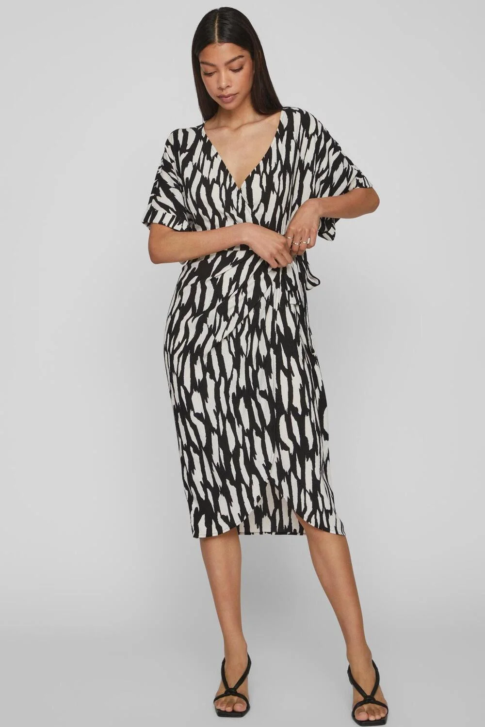 VILA - VILAYA ILA V-NECK 2/4 MID CALF... VILA - VILAYA ILA V-NECK 2/4 MID CALF...