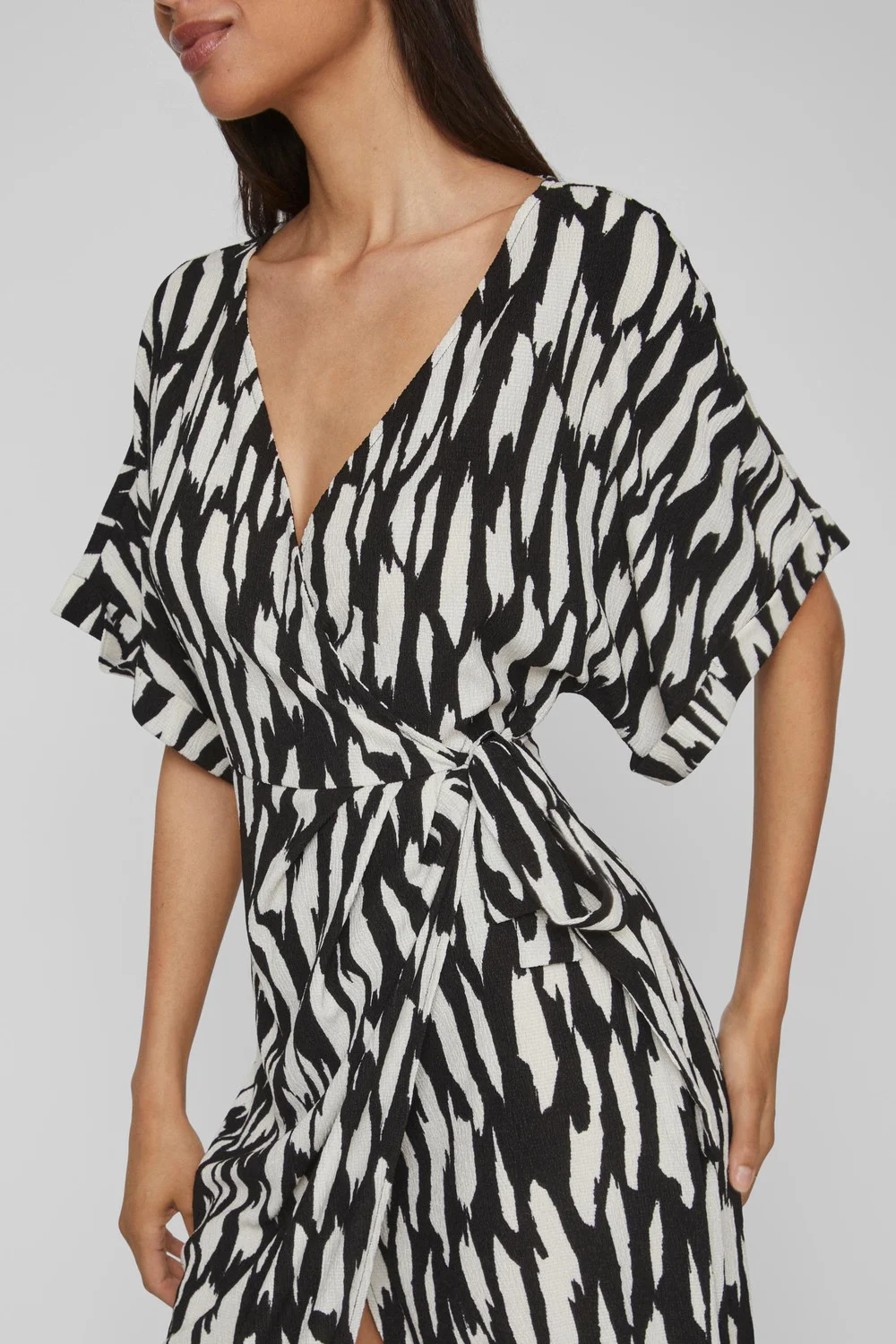 VILA - VILAYA ILA V-NECK 2/4 MID CALF... VILA - VILAYA ILA V-NECK 2/4 MID CALF...