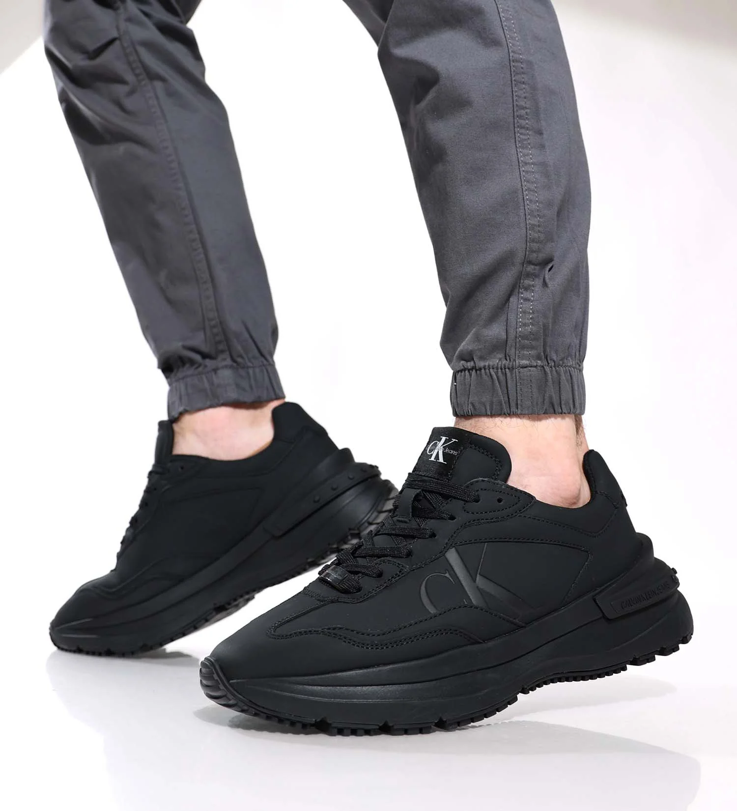 CALVIN KLEIN - CHUNKY RUNNER LOW LACE IN CALVIN KLEIN - CHUNKY RUNNER LOW LACE IN