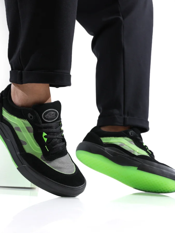 VANS - WAYVEE GLOW SKULLS 2