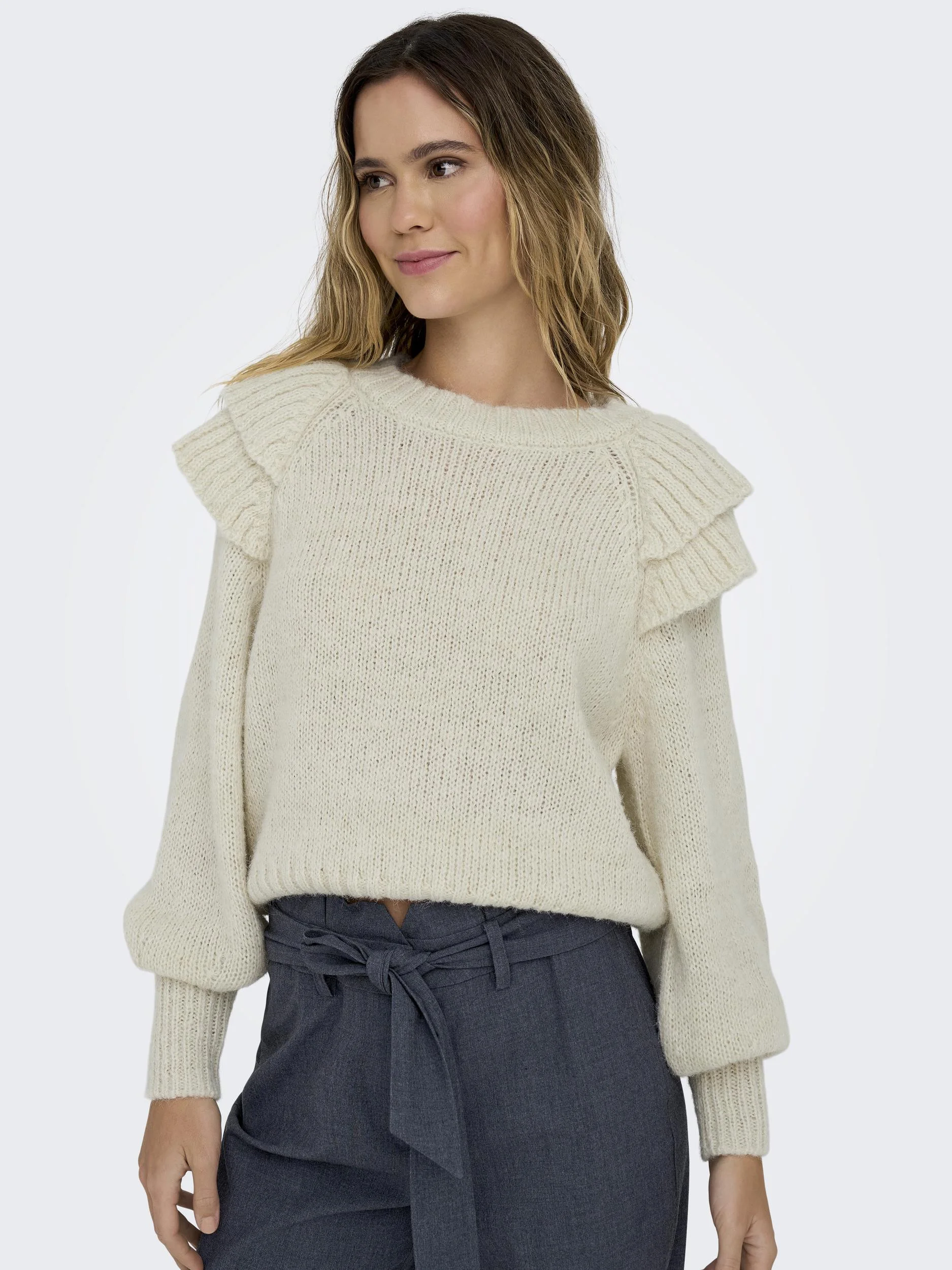 ONLY - ONLALICIA LS RUFFLE O-NECK KNT ONLY - ONLALICIA LS RUFFLE O-NECK KNT