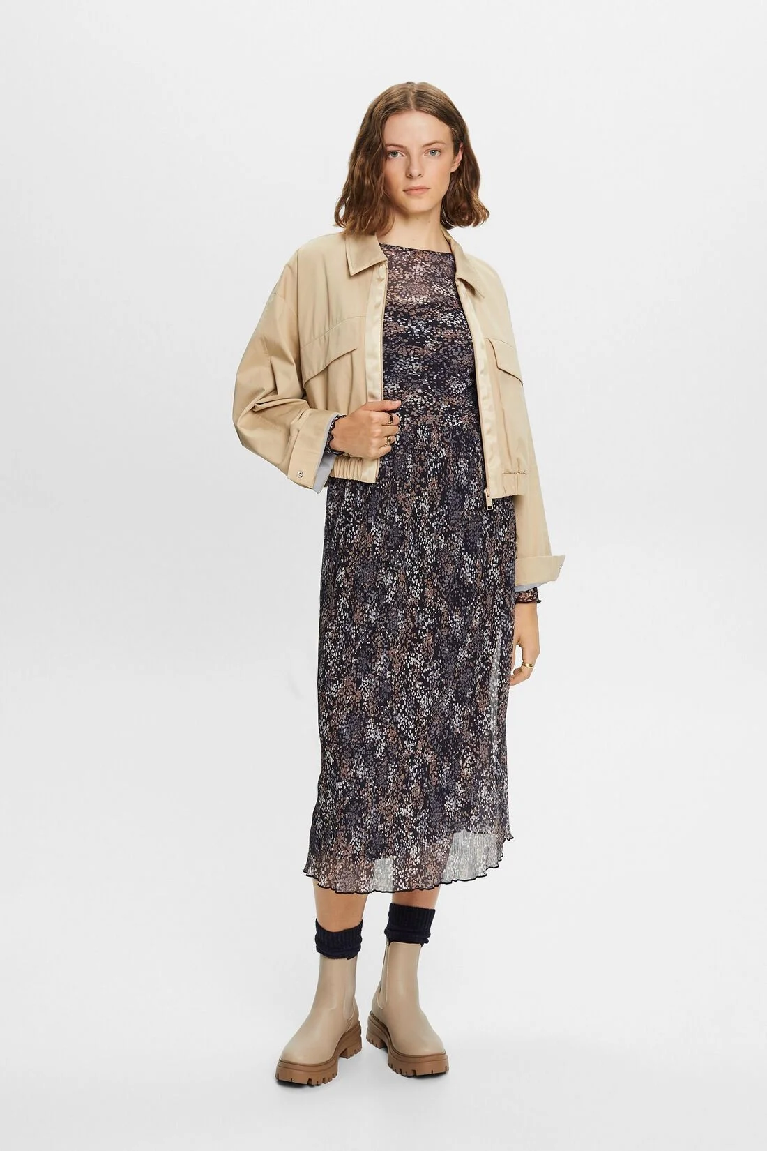 ESPRIT - Patterned and pleated mesh... ESPRIT - Patterned and pleated mesh...