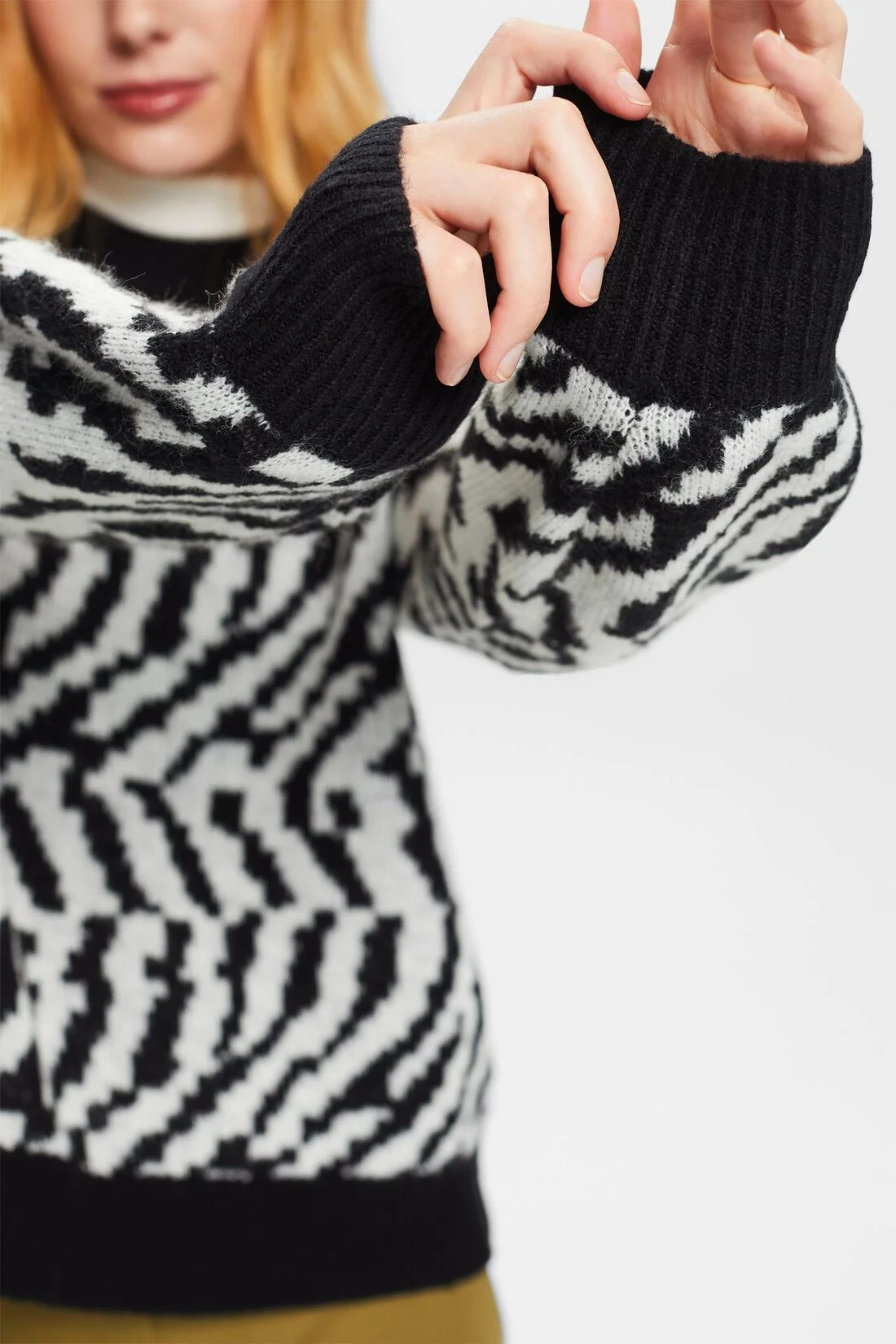 ESPRIT - Abstract jacquard sweater ESPRIT - Abstract jacquard sweater