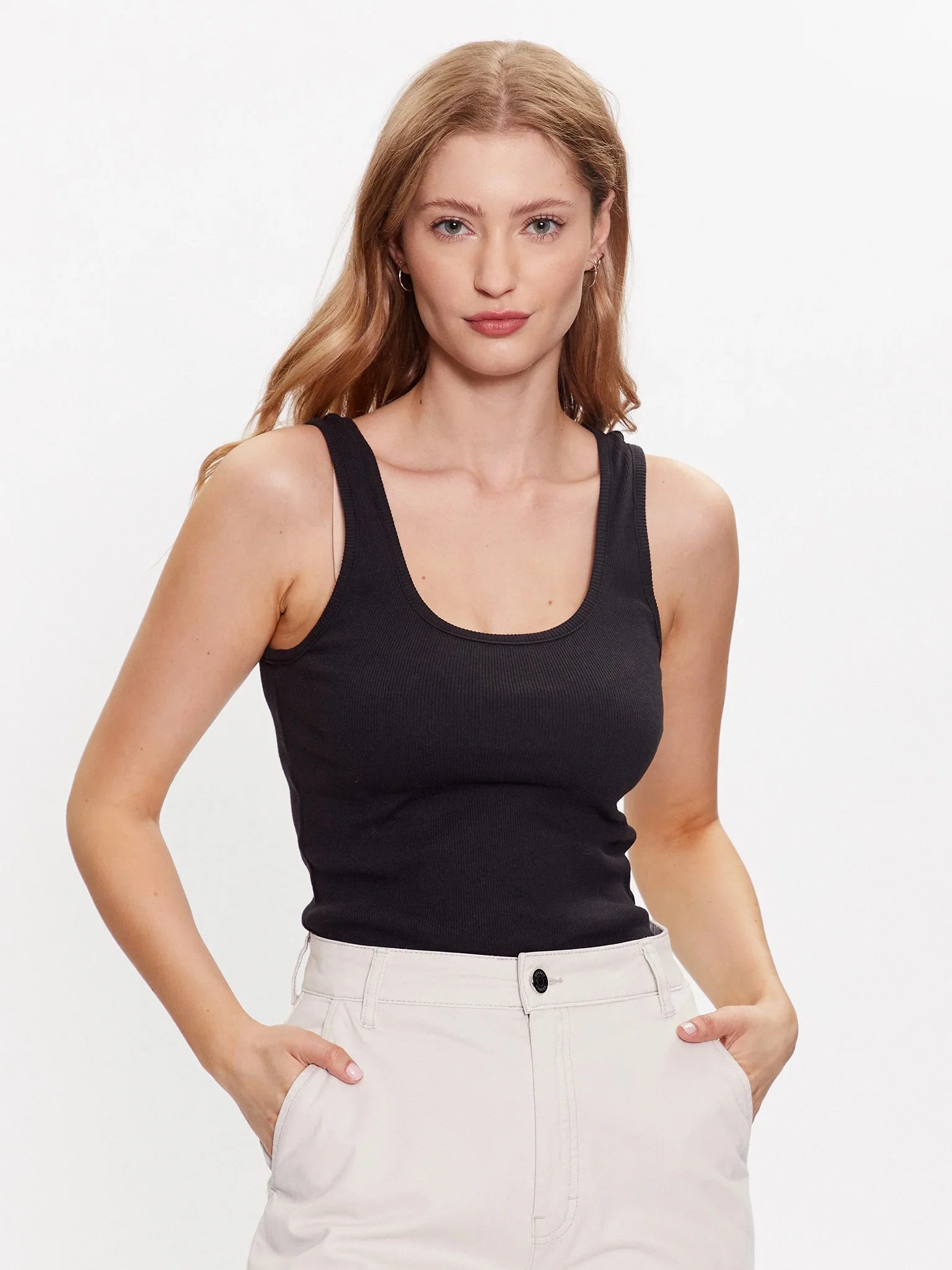 Levis® - Essential Rib Tank Levis® - Essential Rib Tank