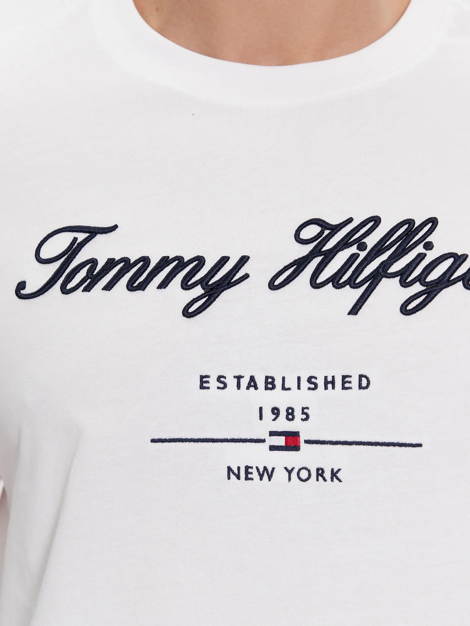 Tommy Hilfiger - SCRIPT LOGO TEE Tommy Hilfiger - SCRIPT LOGO TEE