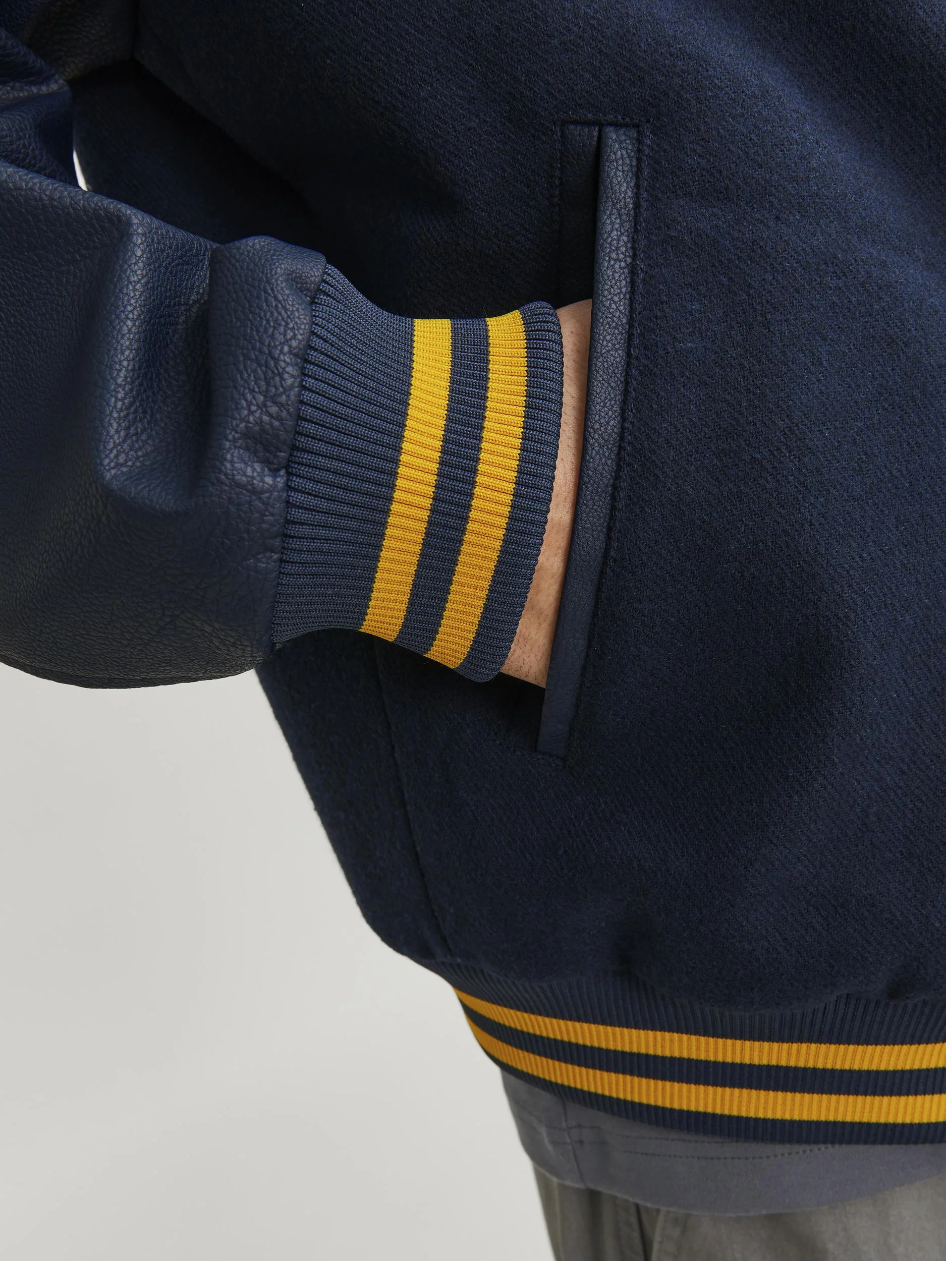 Jack & Jones - JORCOLLEGE WOOL BLEND... Jack & Jones - JORCOLLEGE WOOL BLEND...