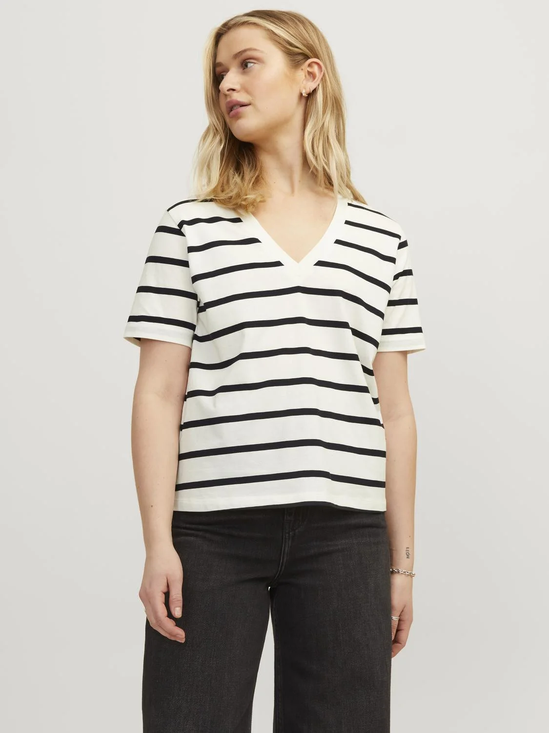 JJXX - JXANNIE REG VNECK STRIPE SS... JJXX - JXANNIE REG VNECK STRIPE SS...