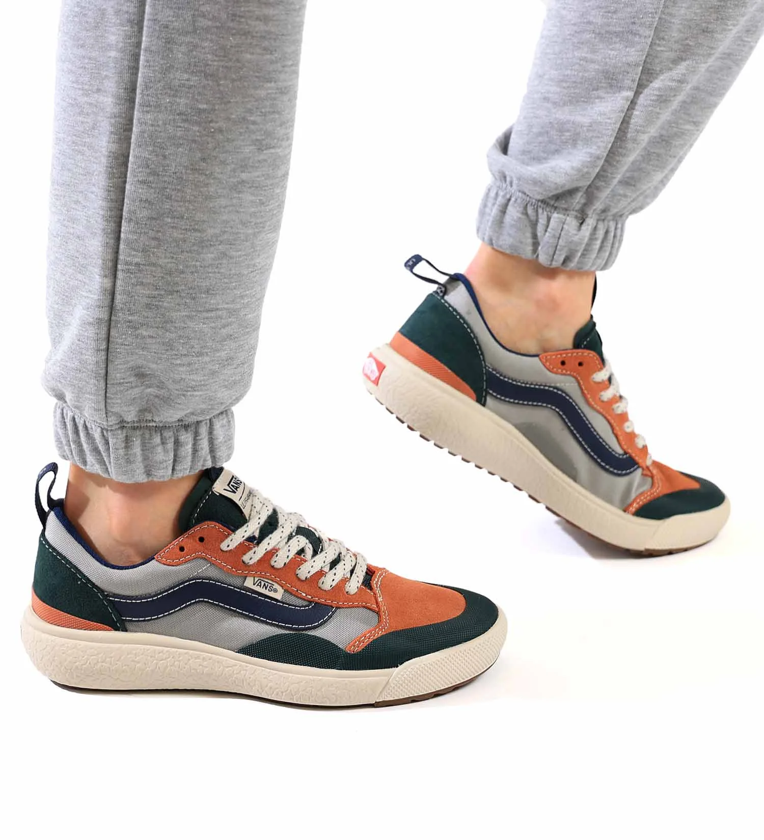 *VANS - UA UltraRange EXO... 2