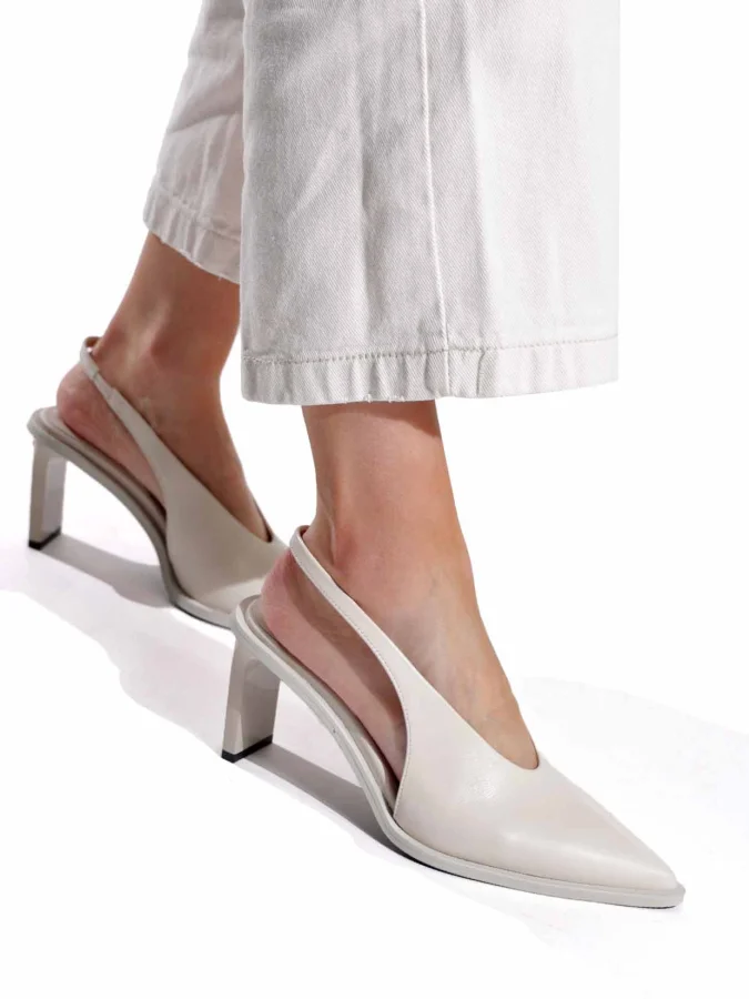 CALVIN KLEIN - HEEL... 2