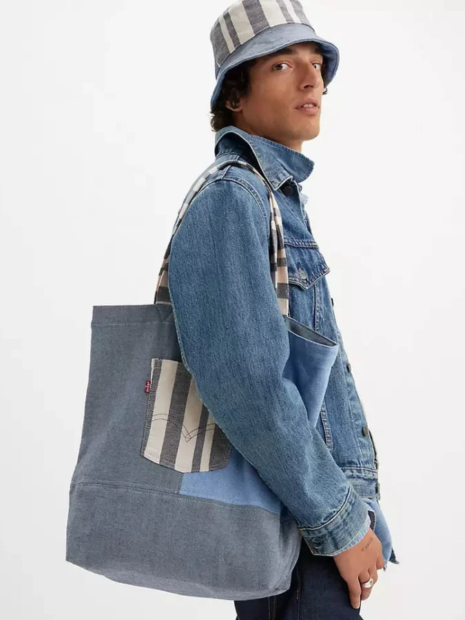 Levis Mercado Global Tote 2