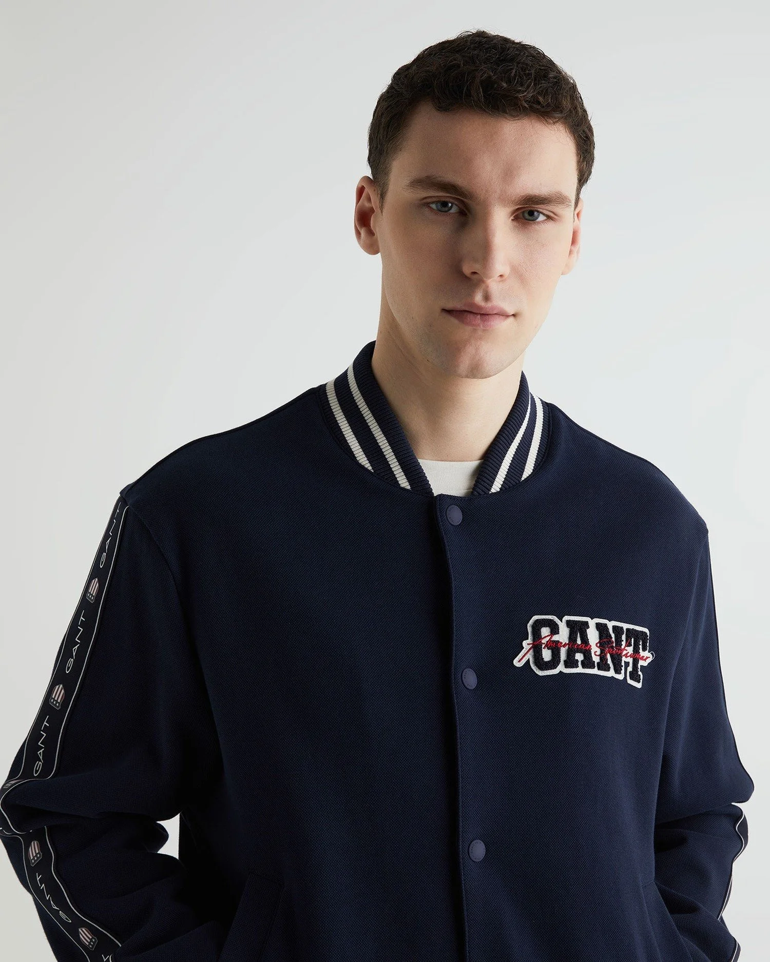 Gant - BRANDING LOGO TAPE BOMBER JACKET Gant - BRANDING LOGO TAPE BOMBER JACKET