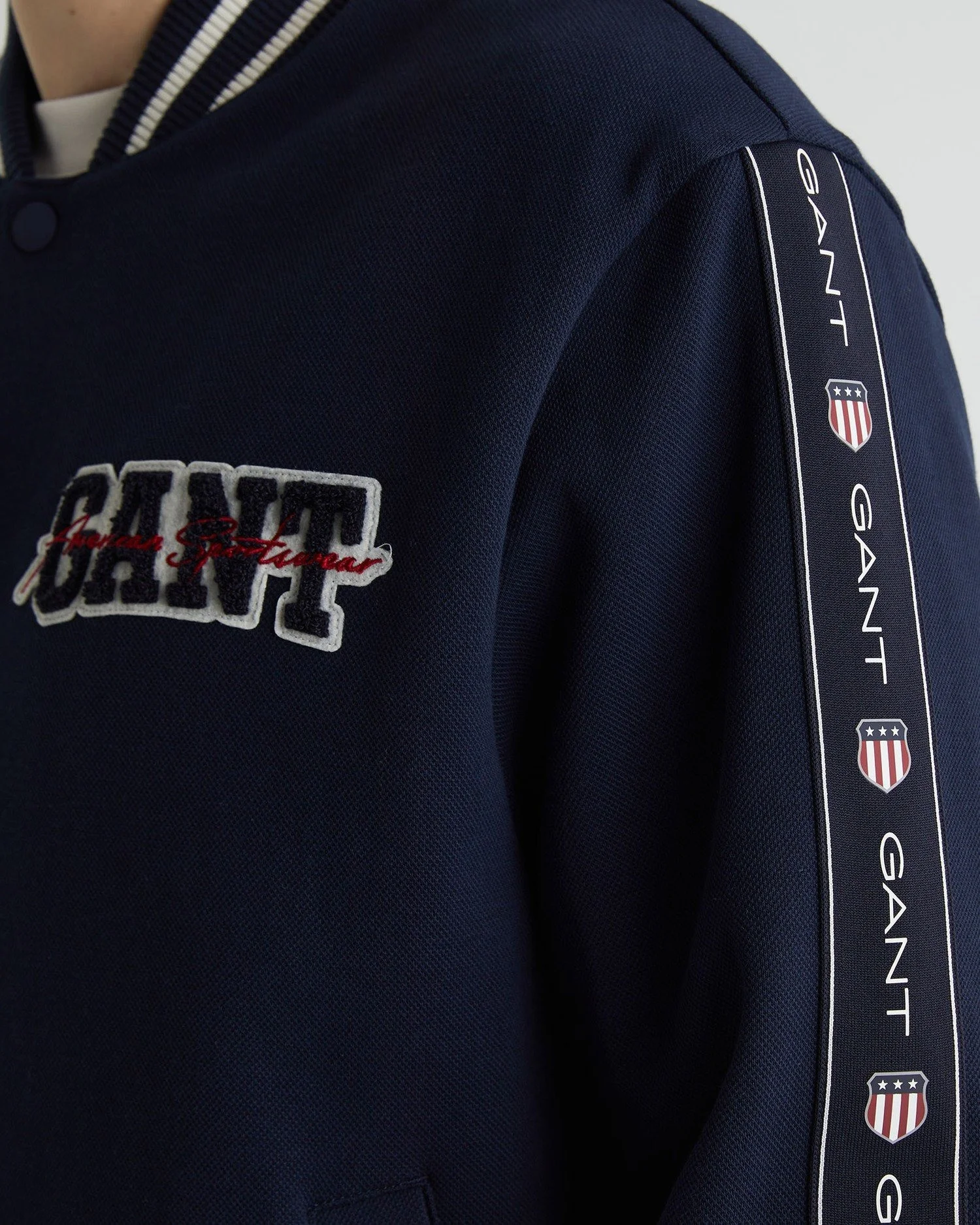 Gant - BRANDING LOGO TAPE BOMBER JACKET Gant - BRANDING LOGO TAPE BOMBER JACKET