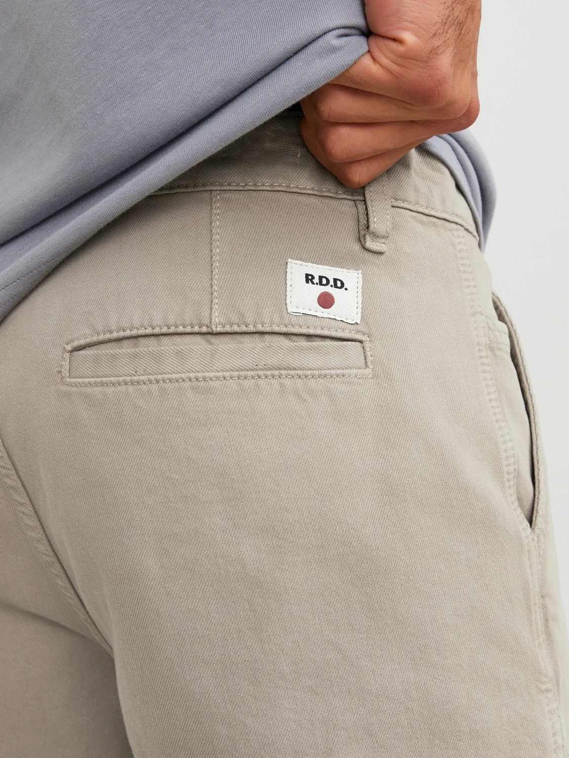 Jack & Jones - RDDLOOSE JOEL SHORTS... Jack & Jones - RDDLOOSE JOEL SHORTS...